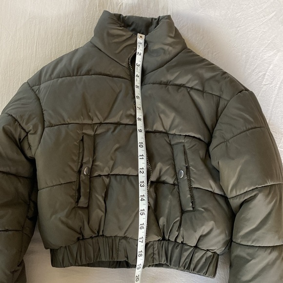 Cropped Puffer Jacket - Picture 6 of 7